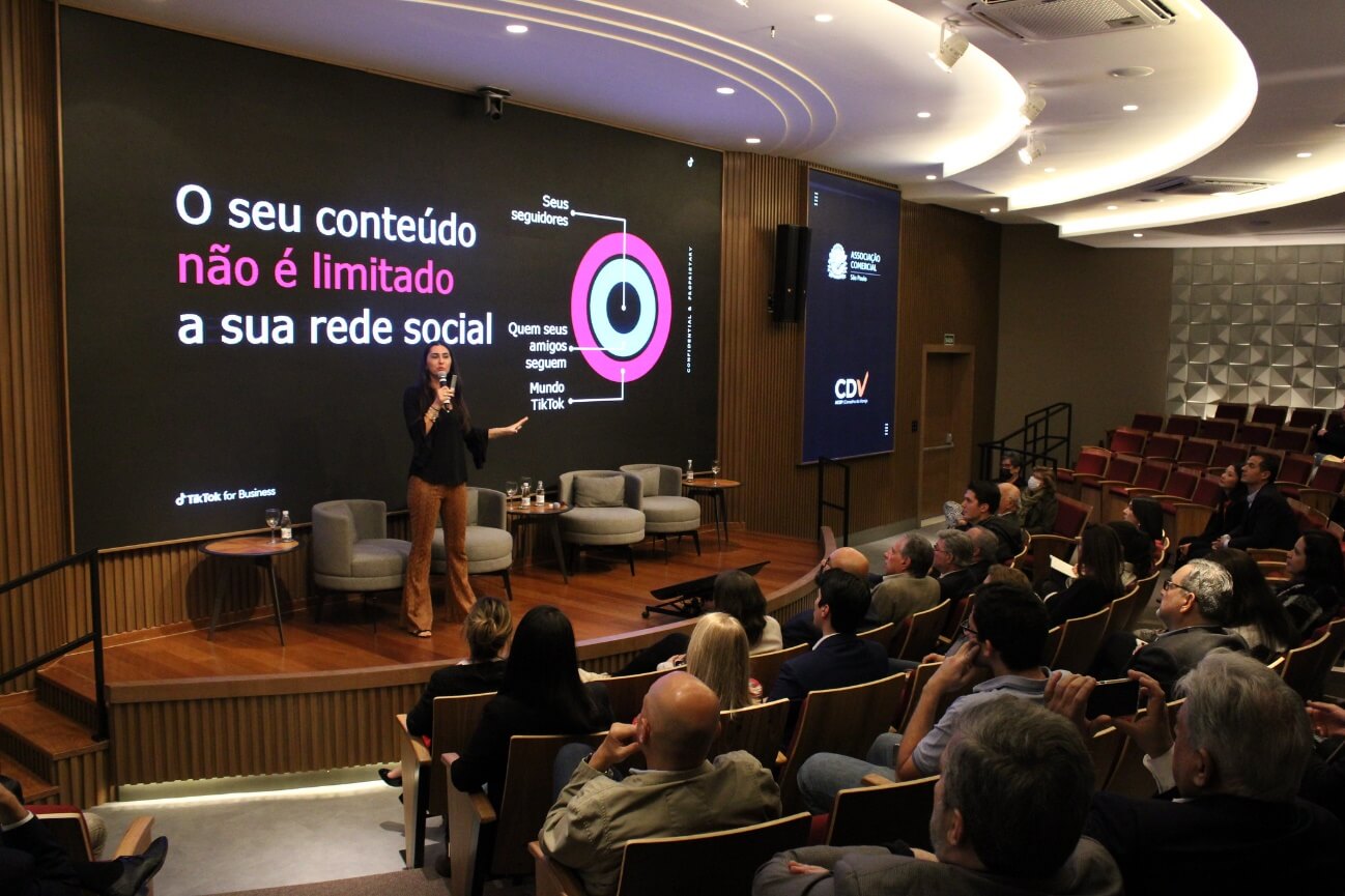 Executiva do Tik Tok faz palestra na ACSP