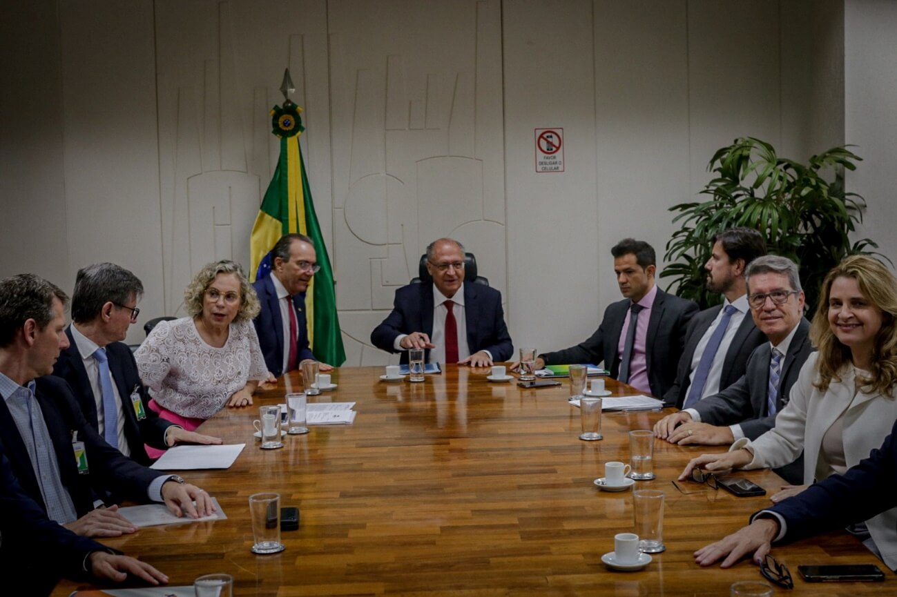 Entidades buscam sensibilizar o governo contra o comércio eletrônico ilegal